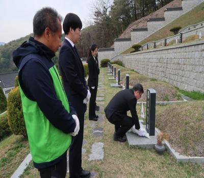 2024.04.11. 김영길 열사 기일 참배(무연고묘소) 이미지