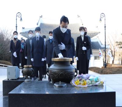 더불어민주당 이천시당협위원장 신년 참배 이미지