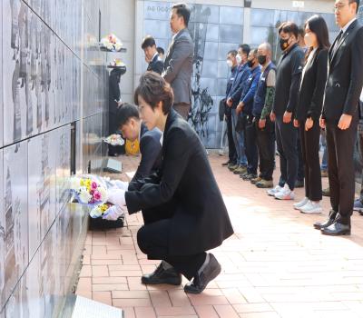 5월 가정의 달 계기  국가유공자 무연고 묘소 카네이션 헌화 행사 개최 이미지