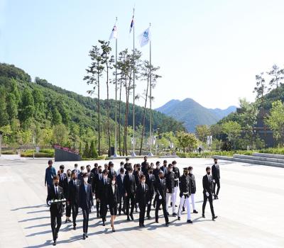 제67회 현충일 계기 전직원 월례참배 및 무연고 묘소 참배(22.06.02) 이미지