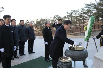 2020경자년 국립영천호국원 신년 참배 줄이어 이미지